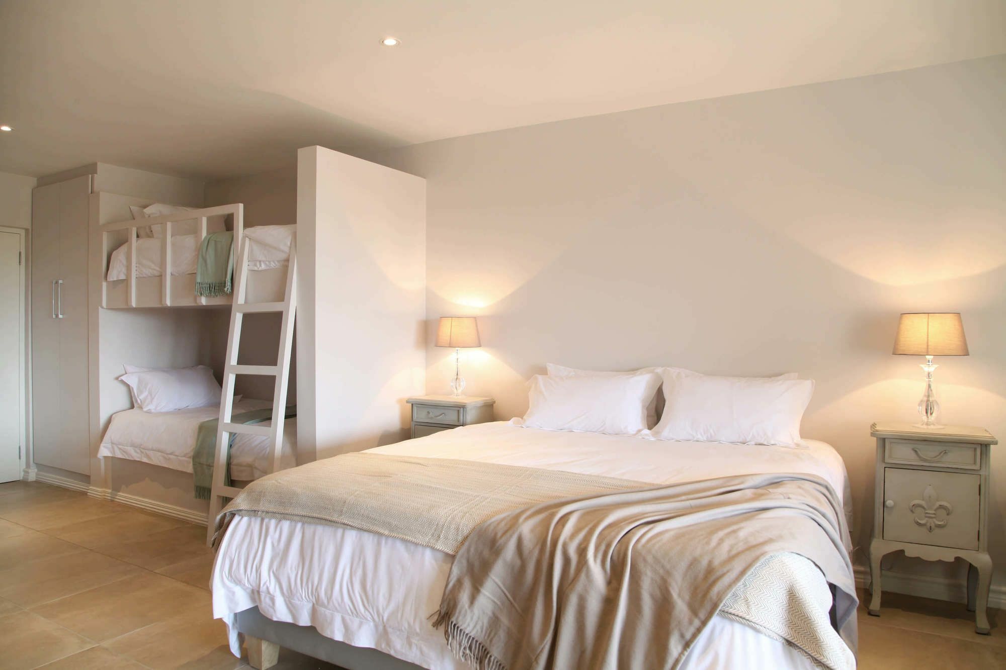 Appartamento Sunrise Bay Self Catering Plettenberg Bay Esterno foto